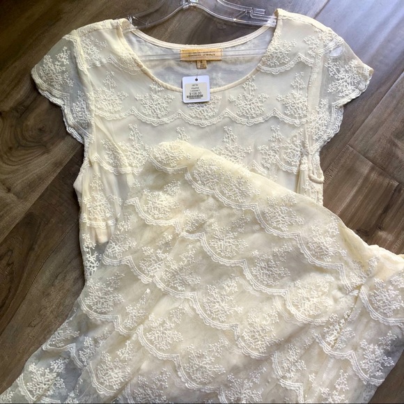 Cream Lace Maxi Dress - Picture 2 of 6